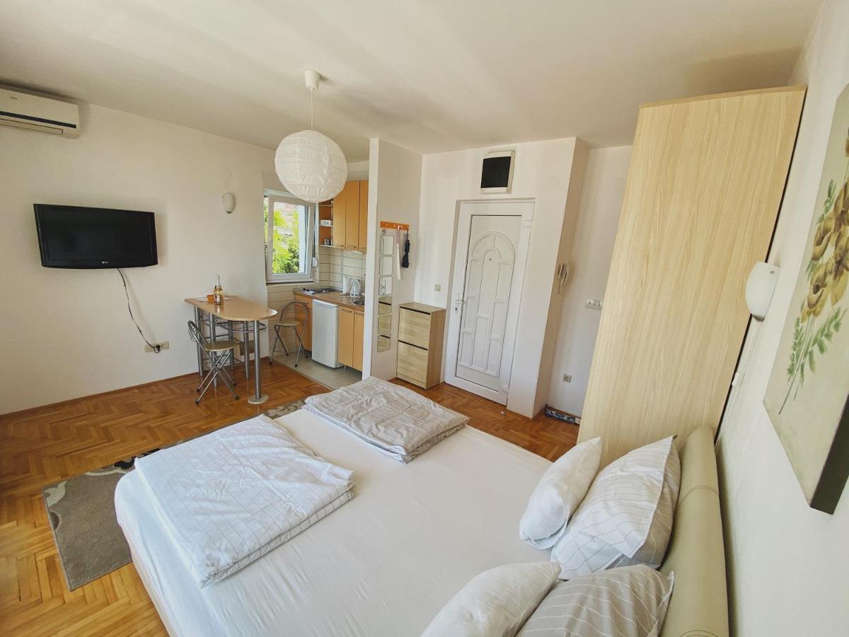 Apartments Bellevue - Otasevic Herceg Novi Bagian luar foto