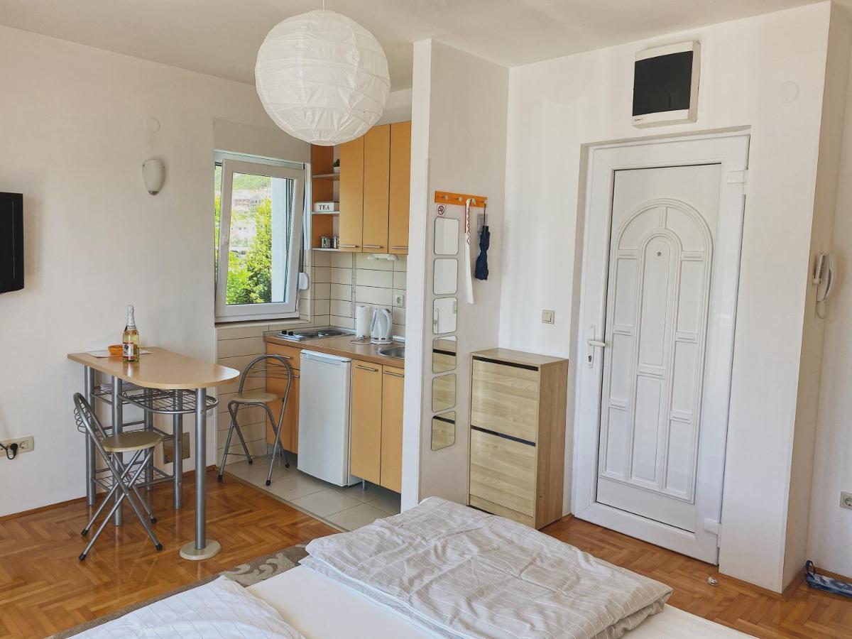 Apartments Bellevue - Otasevic Herceg Novi Bagian luar foto