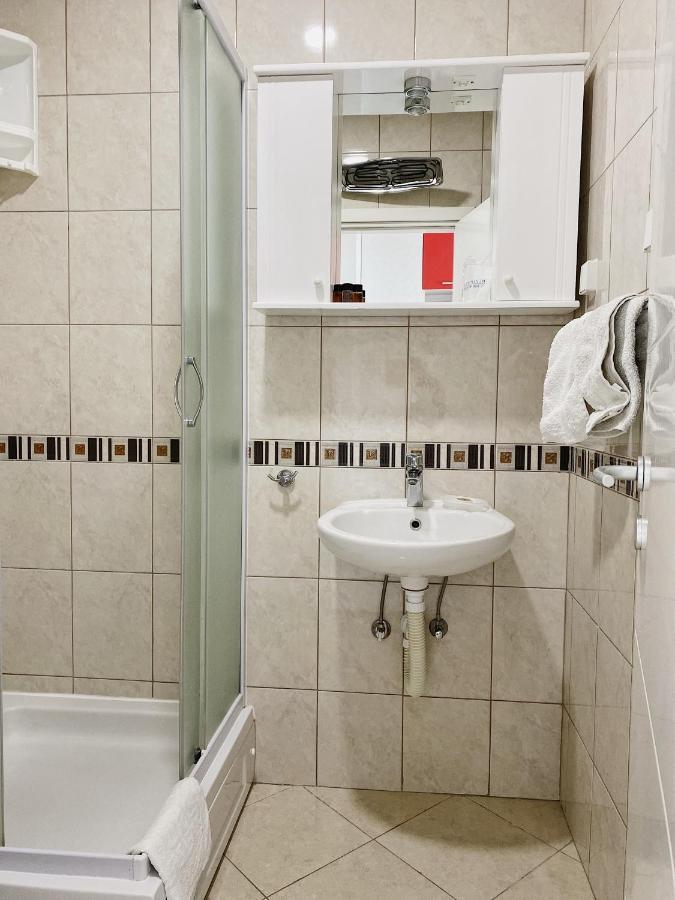 Apartments Bellevue - Otasevic Herceg Novi Bagian luar foto