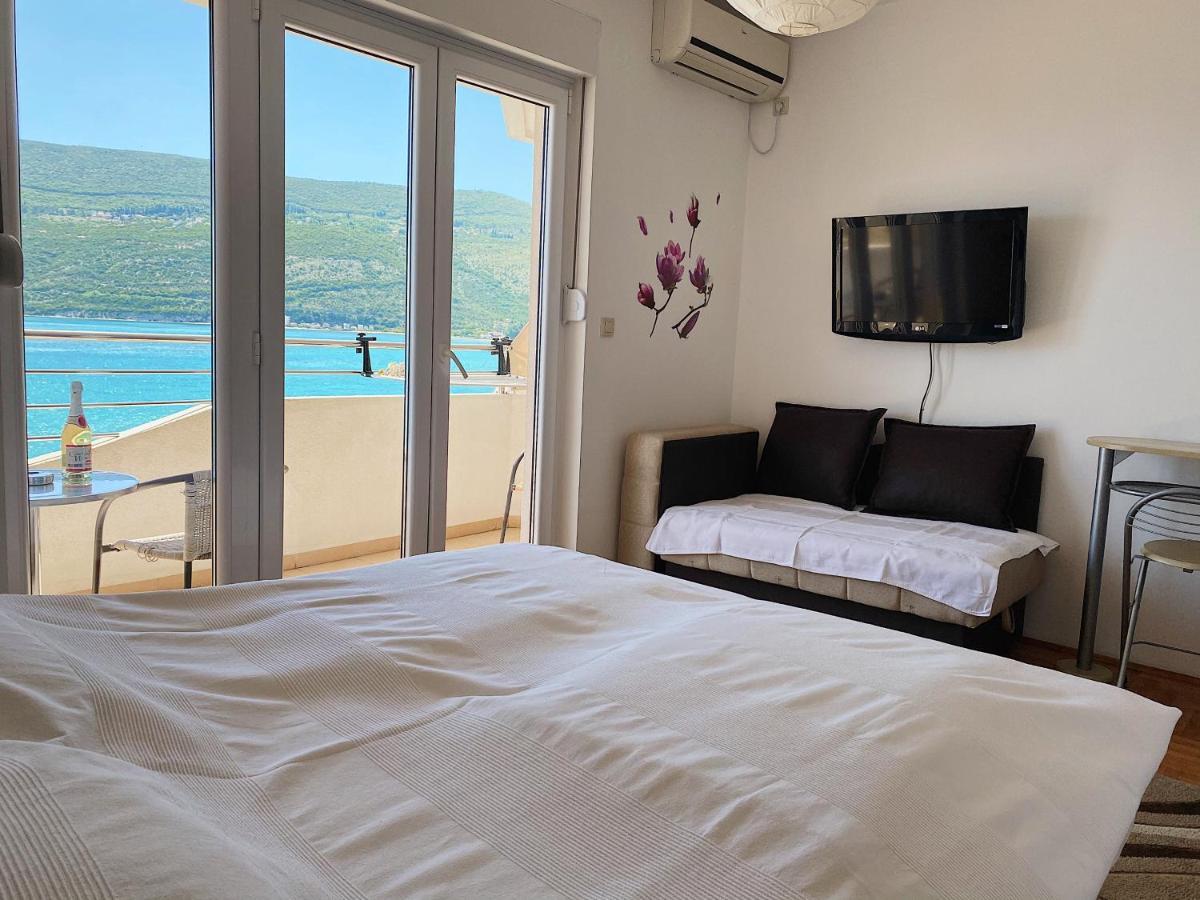 Apartments Bellevue - Otasevic Herceg Novi Bagian luar foto