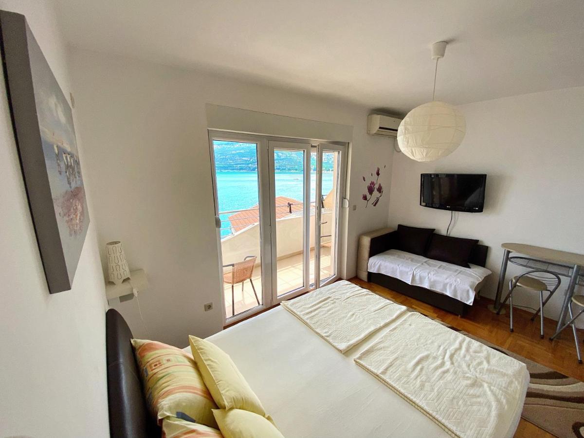 Apartments Bellevue - Otasevic Herceg Novi Bagian luar foto
